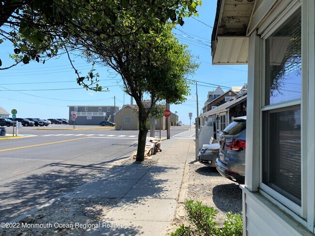 Building Photo - 127 Ocean Ave