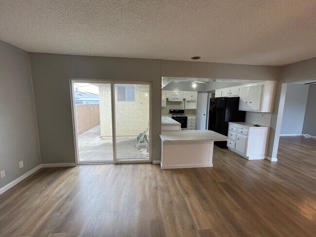 Building Photo - 14920 Eastwood Avenue, Unit A