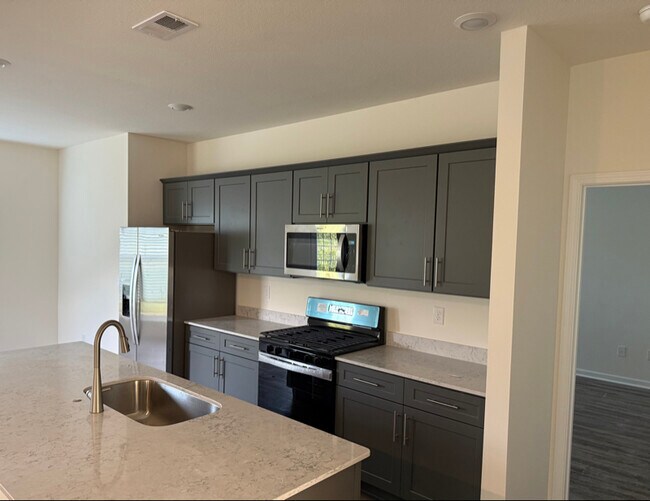 Building Photo - 180 Tanasqui Dr