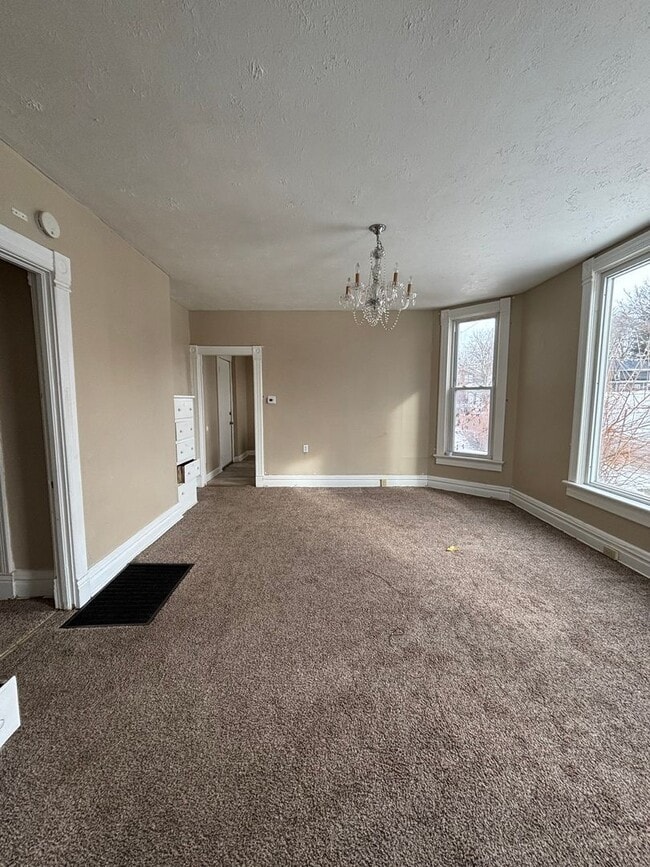 Foto del edificio - 2 Bdrm 1 Bath 1st Floor Apartment