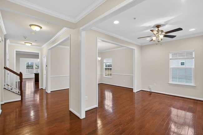 Photo - 108 Pollen Dr House