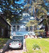 Building Photo - 328 Greenwood Pl