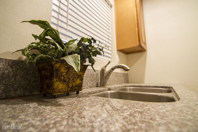 Foto del edificio - Studio, 1 bath Apartment - 119 Otis Ave