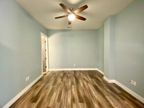 Building Photo - 320 W Wyatt Earp Blvd