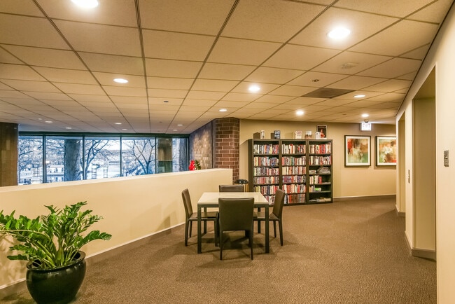 Foto del edificio - 480 N McClurg Ct