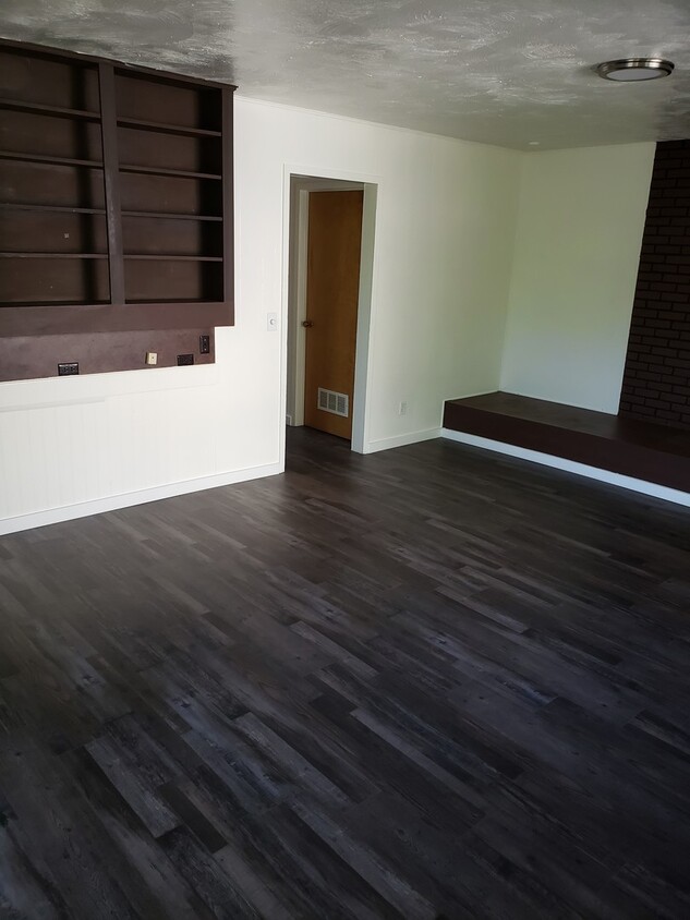 Foto principal - 1640 sf 3 bed 1 bath