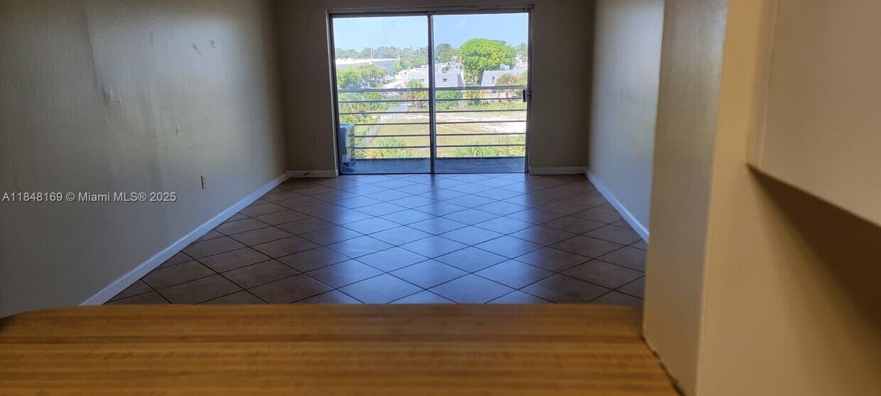 Foto principal - 3710 NW 21st St