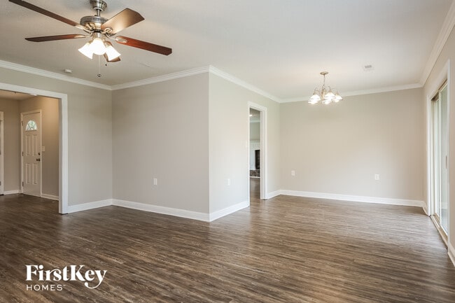 Building Photo - 304 Pembrook St