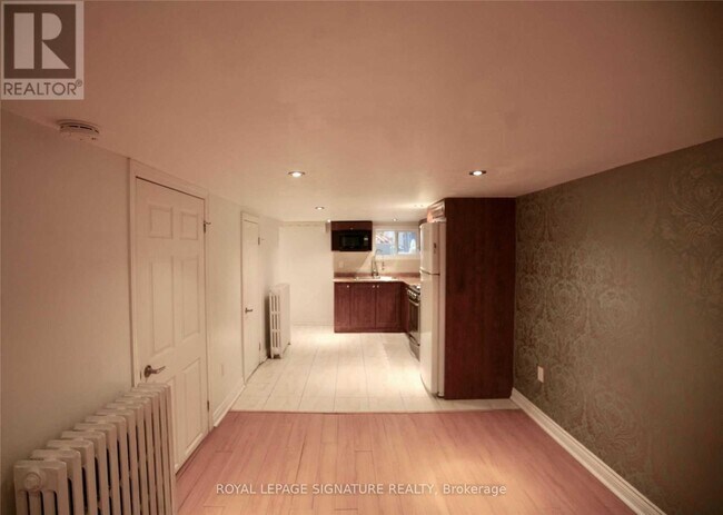 Photo du bâtiment - 11 Ferrier Ave