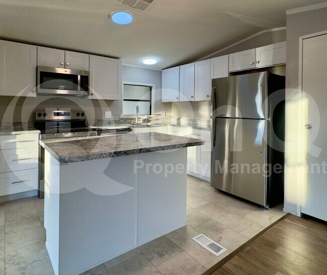 Foto del edificio - 1780 N Vía Frondosa