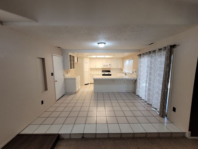 Foto del edificio - 901 Hedstrom Rd