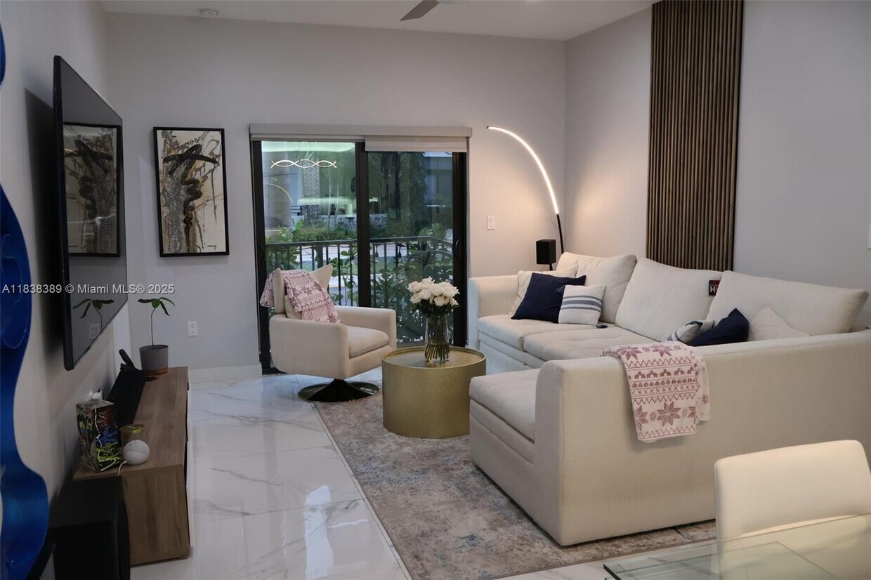 Foto principal - 8363 NW 41st St