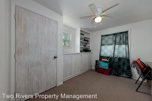 Foto del edificio - 3 br, 2 bath House - 1155 Pioneer Road