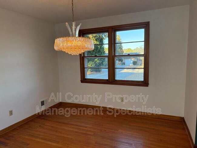 Foto del edificio - 108 Oak Ln