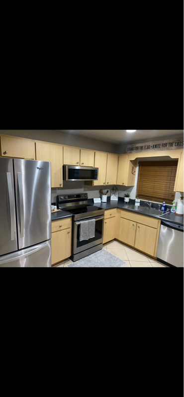 Building Photo - 569 Sidney Dr