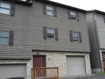 Primary Photo - Walk-to Ruby - 3 bedroom, 2 1/2 bath Townh...