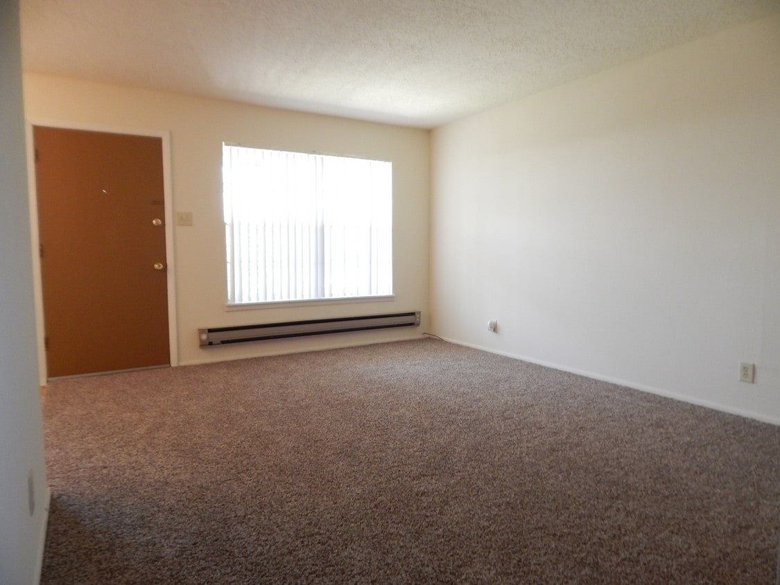 Primary Photo - Virginian Apartments