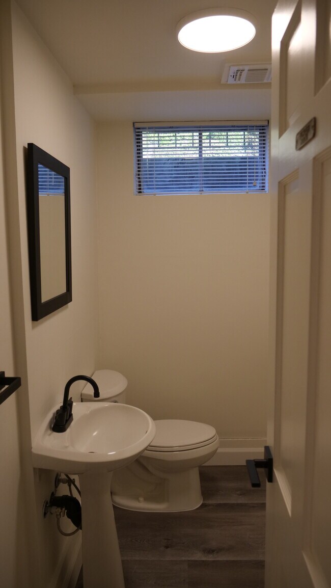 Foto del edificio - 1525 Ivy Ct