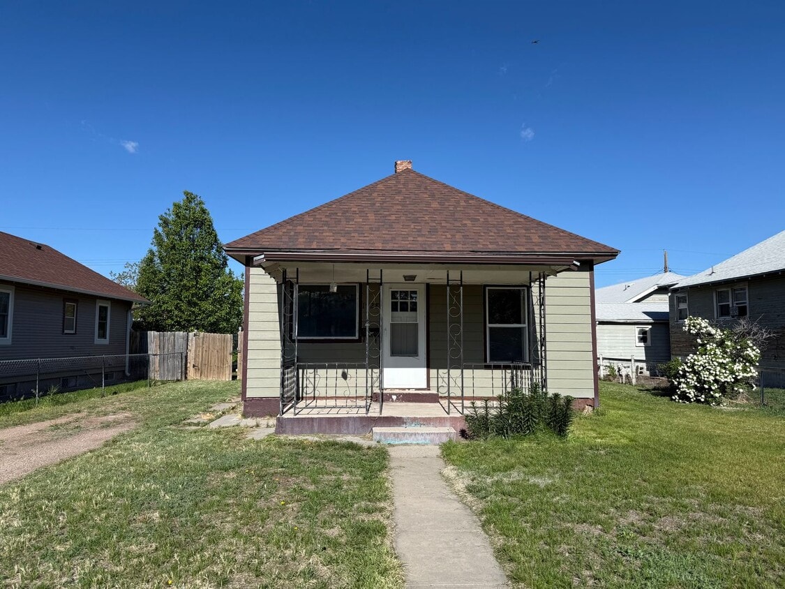 Primary Photo - Two Bedroom, One bathroom, Pet Friendly ho...