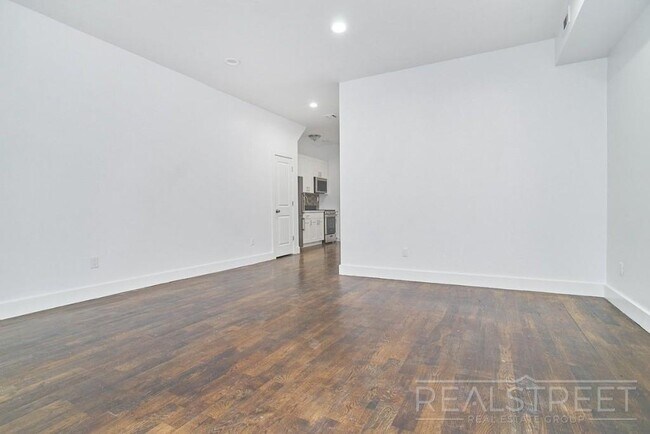 Plano de planta - 1583 East 15th Street