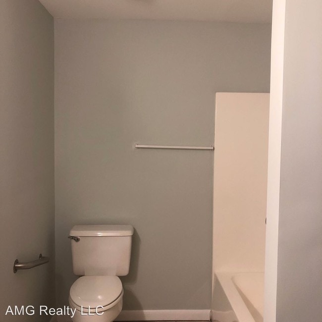 Building Photo - 1 br, 1 bath Apartment - 202 Nelson Street