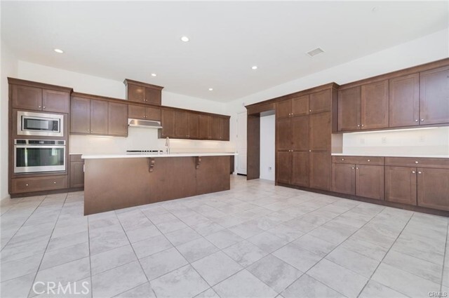 Foto del edificio - 20756 Spruce Cir