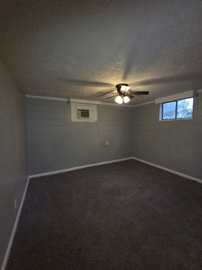 Foto del edificio - 928 Hamilton Blvd