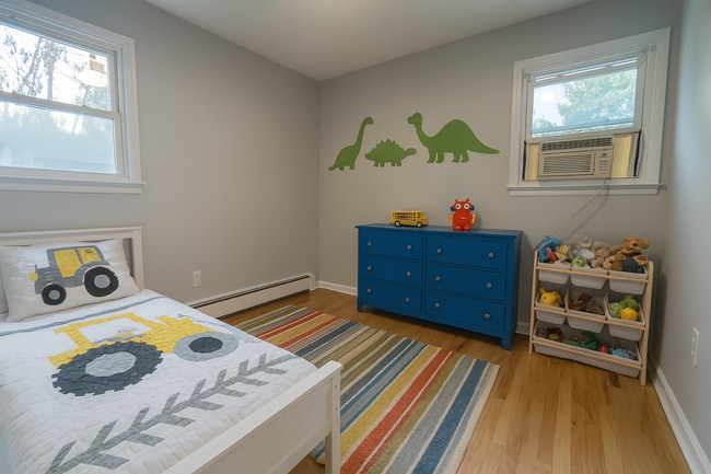 Building Photo - 34 Warman St