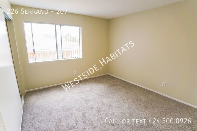 Building Photo - 226 Serrano-207