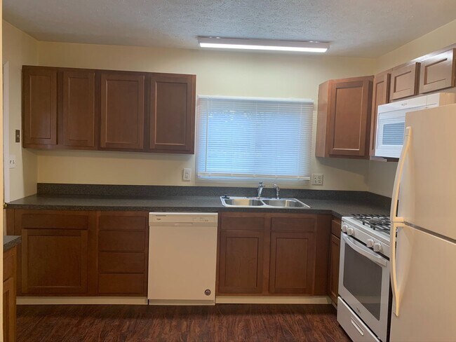 Foto del edificio - 4150 Westmont Dr