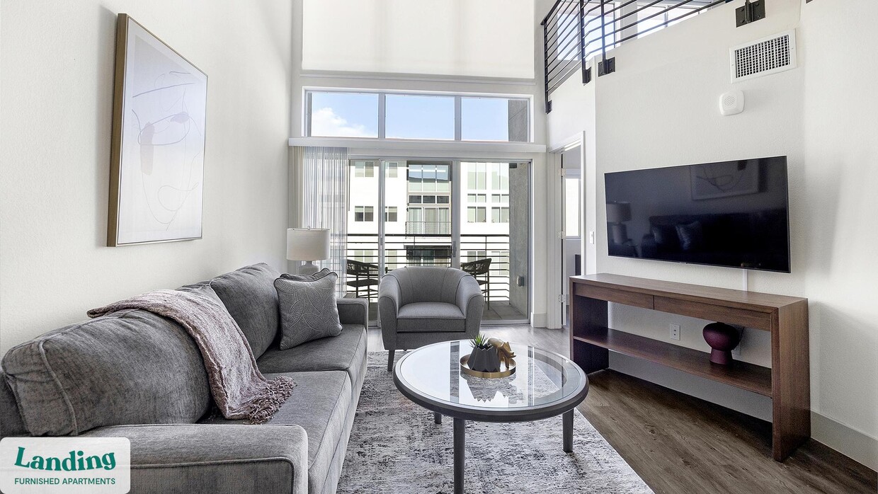 Foto principal - 2323 E Highland Ave