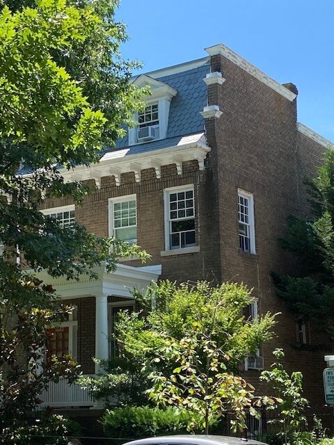 Building Photo - 1662 Hobart St NW
