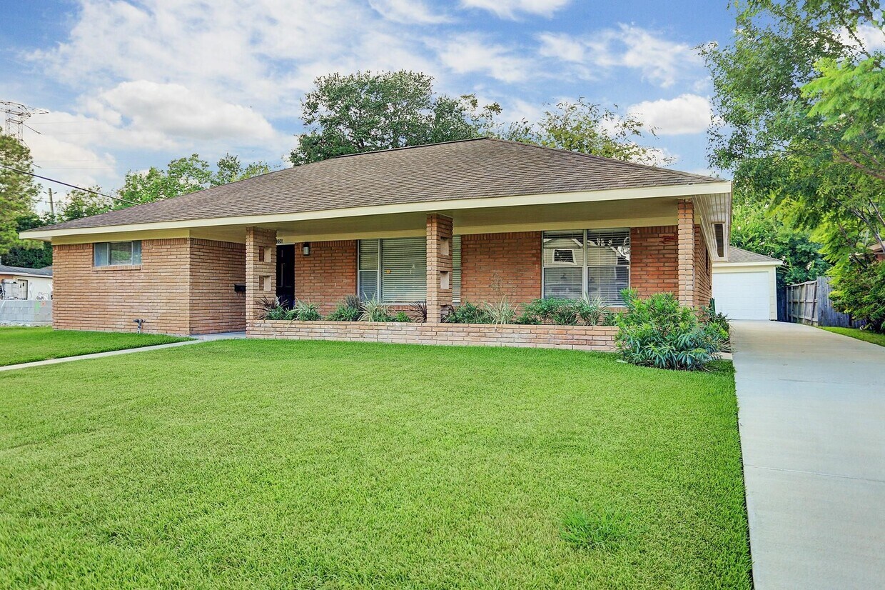 Building Photo - 9206 Bassoon Dr