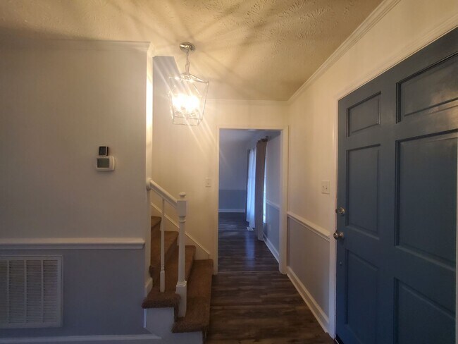 Foto del edificio - 5594 Withorn ~ Ascot