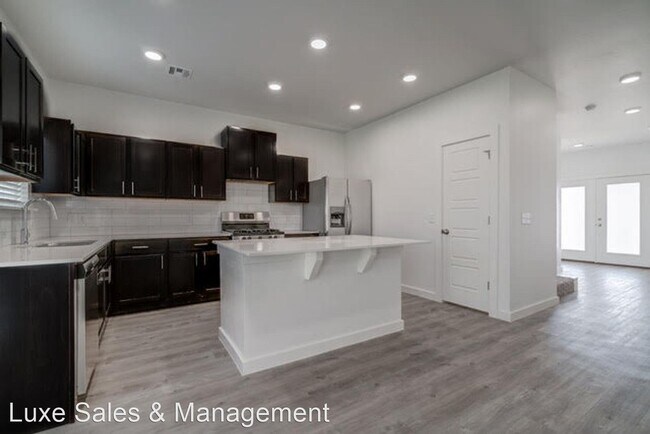 Building Photo - 3 br, 2.5 bath House - 13505 Vinita Drive