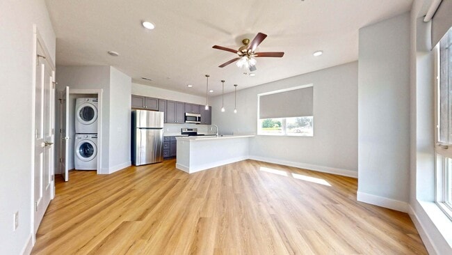 Interior Photo - 2414 N Neil