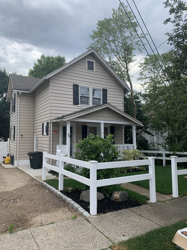 Building Photo - 45 S Bayles Ave
