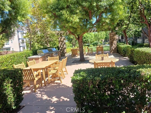 Building Photo - 66 Colonial Way