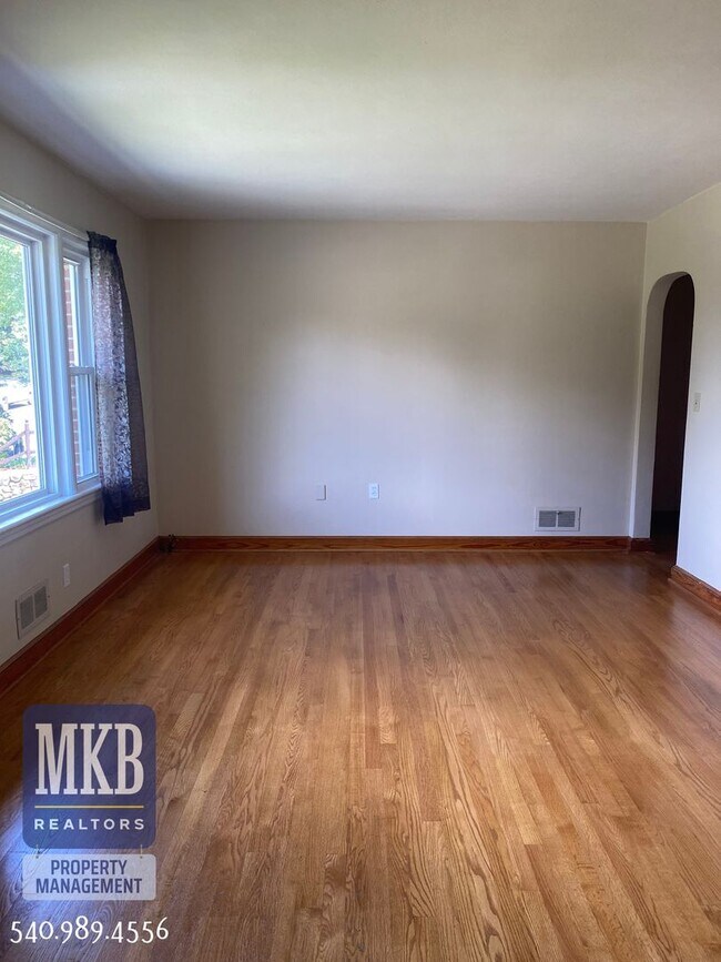 Foto del edificio - 3136 Fleetwood Ave SW