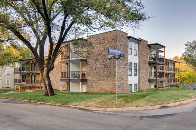 Building Photo - Jayhawk Apartments