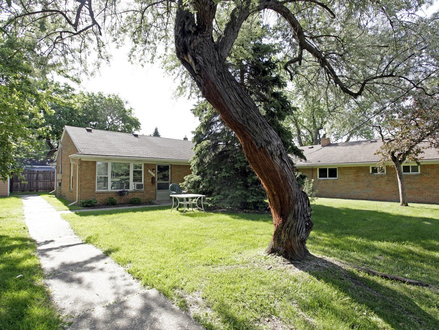 Primary Photo - Davenport Apartments