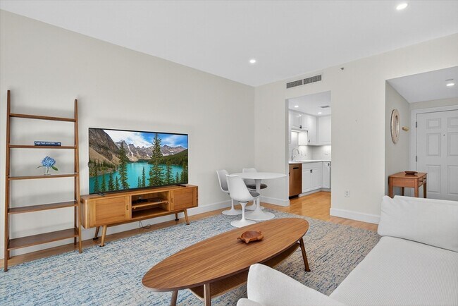 Foto del edificio - 10 Bowdoin St