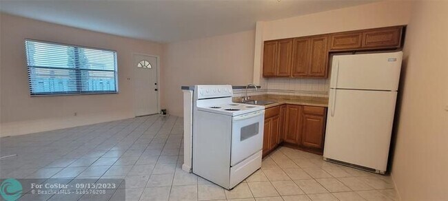 Foto del edificio - 1523 NE 34th St