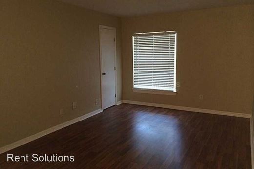 Building Photo - 2 br, 2 bath House - 8561 N. Himes Ave