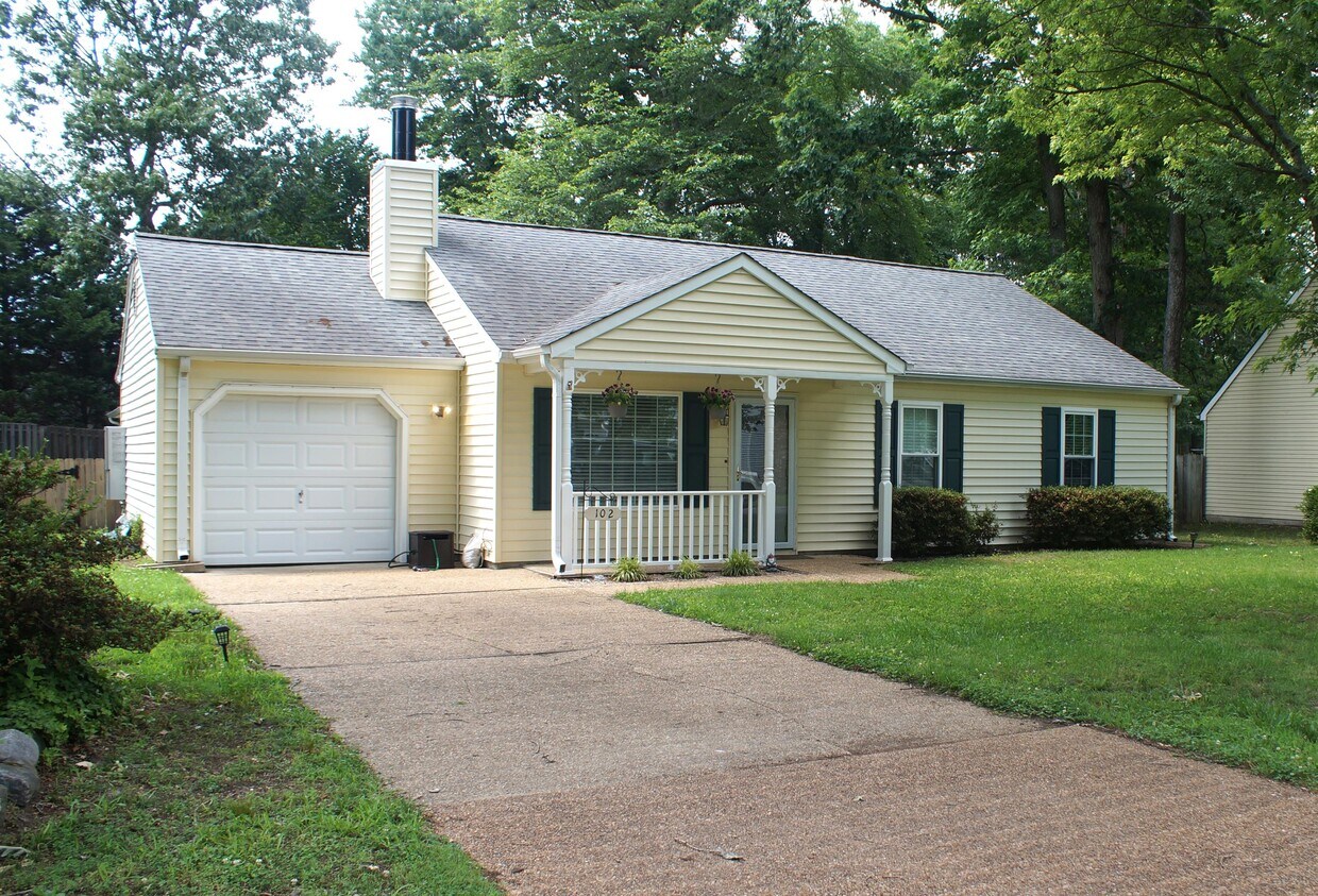 Foto principal - 102 Trivalon Ct