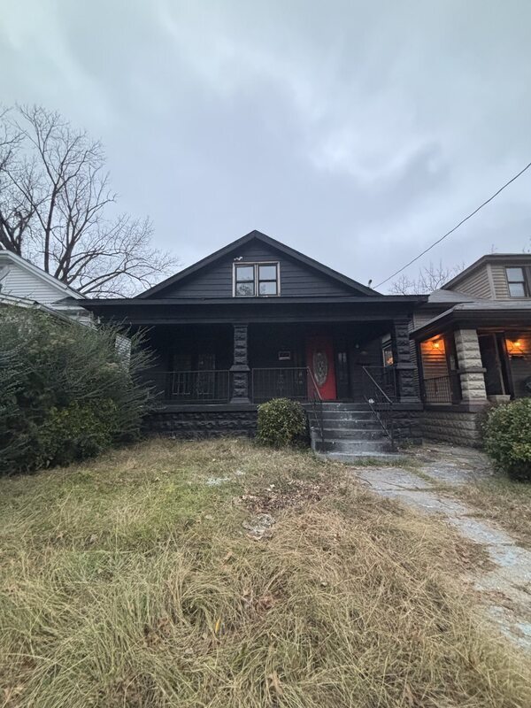 Primary Photo - 2321 Greenwood Ave