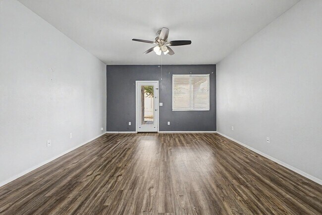 Foto del edificio - 3743 N 297th Ln