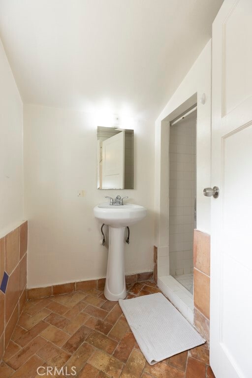 Foto del edificio - 16751 Hoskins Lane