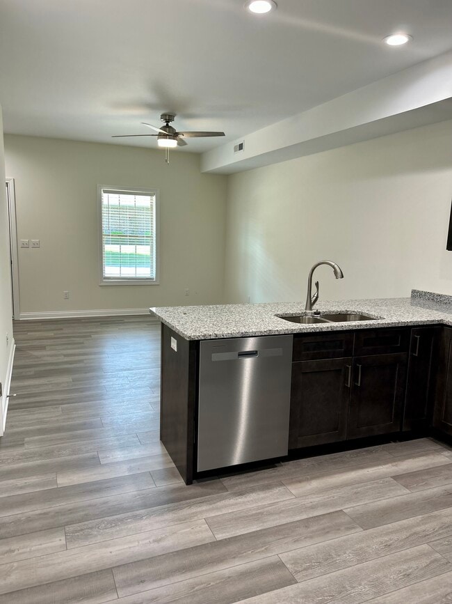 Foto del edificio - 193 Fairway Ln