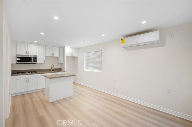 Foto del edificio - 10226 McClemont Ave